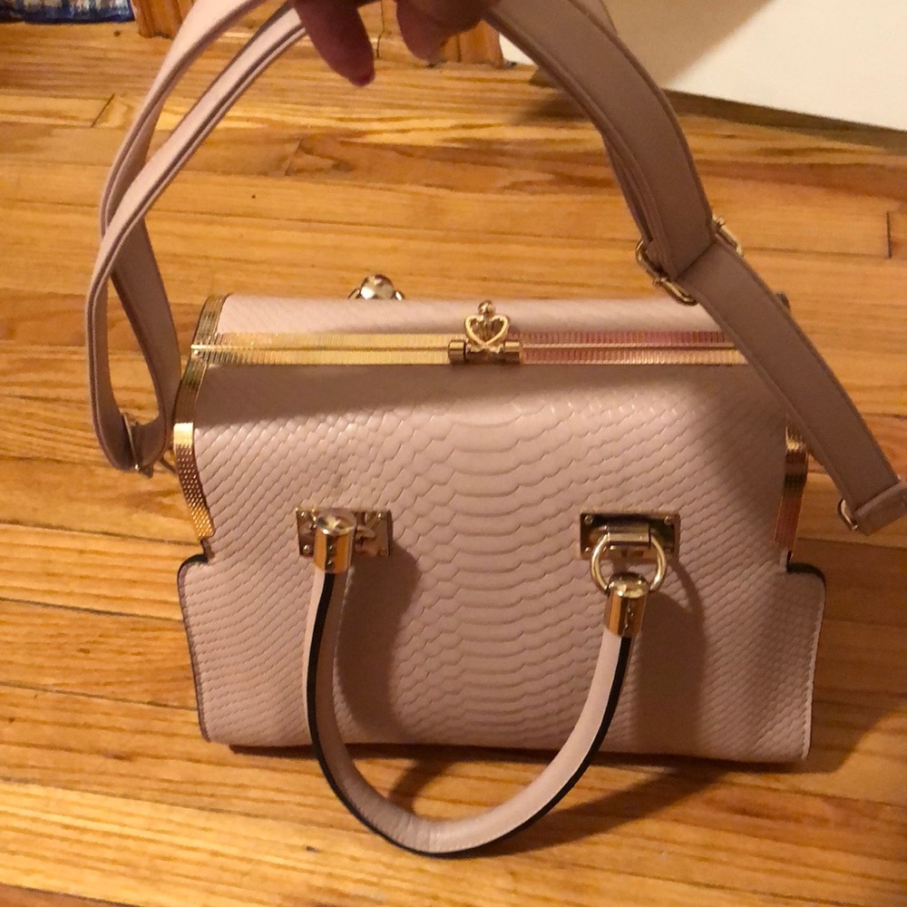 Beautiful Purse 👜 - Picture 9 of 15